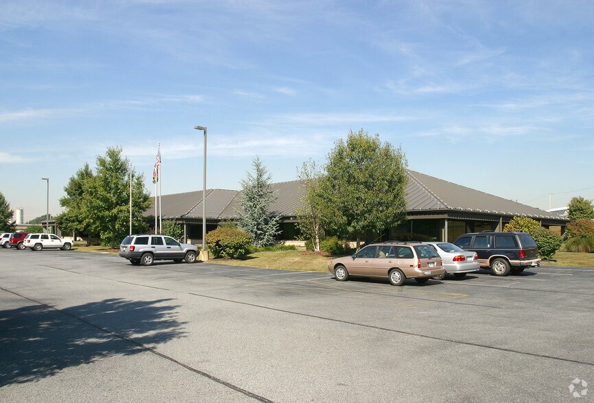 200 Elk Park Way, Elkton, MD à louer - Photo du bâtiment - Image 2 de 9