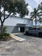 12100 SW 129th Ct, Miami, FL à louer Photo intérieure- Image 2 de 12