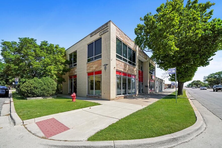 10060 W Roosevelt Rd, Westchester, IL à louer - Photo du bâtiment - Image 1 de 13