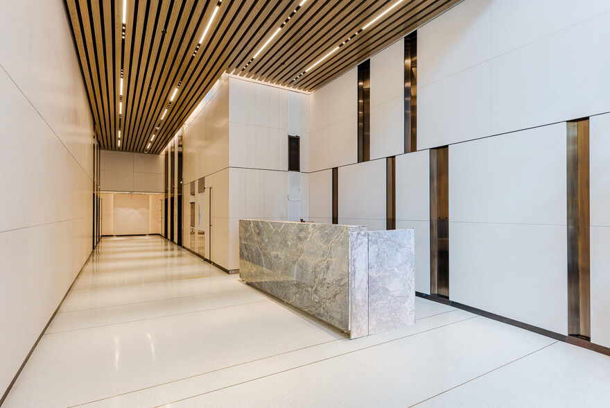 270 Madison Ave, New York, NY for lease - Lobby - Image 2 of 6