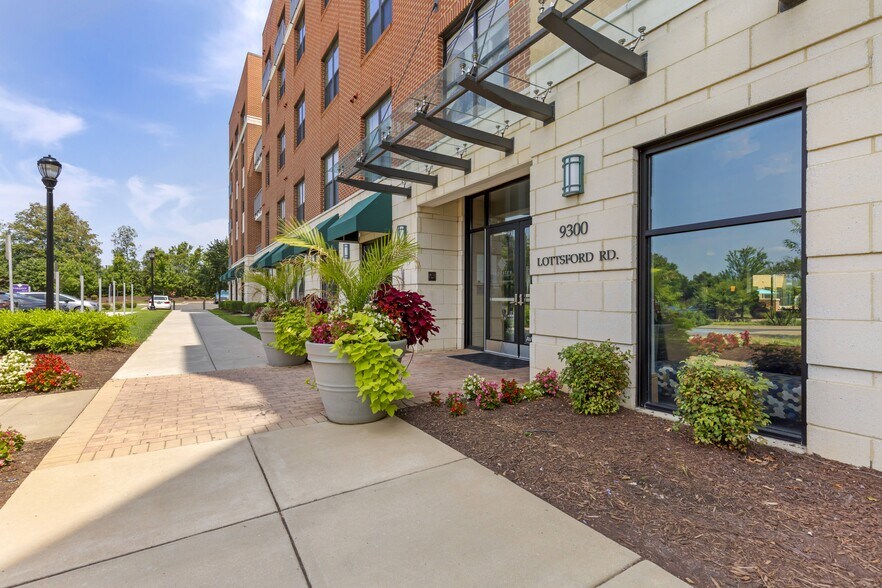 9300 Lottsford Rd, Largo, MD à louer - Photo du bâtiment - Image 2 de 11