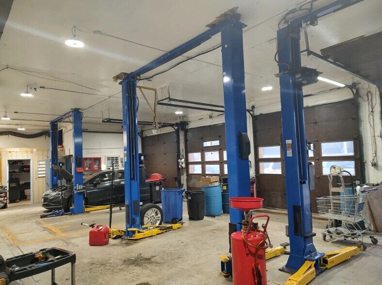 1369 Main St, Worcester, MA à vendre - Photo intérieure - Image 3 de 7