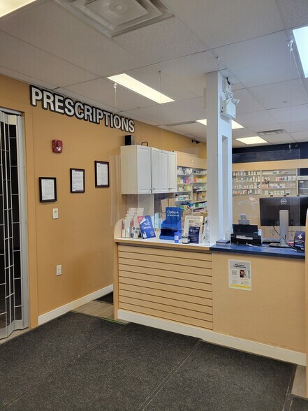 355 Loutit Rd, Fort McMurray, AB for lease - Interior Photo - Image 2 of 5