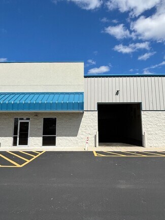 Plus de détails pour 8215 Narcoossee Park Dr, Orlando, FL - Industriel à louer