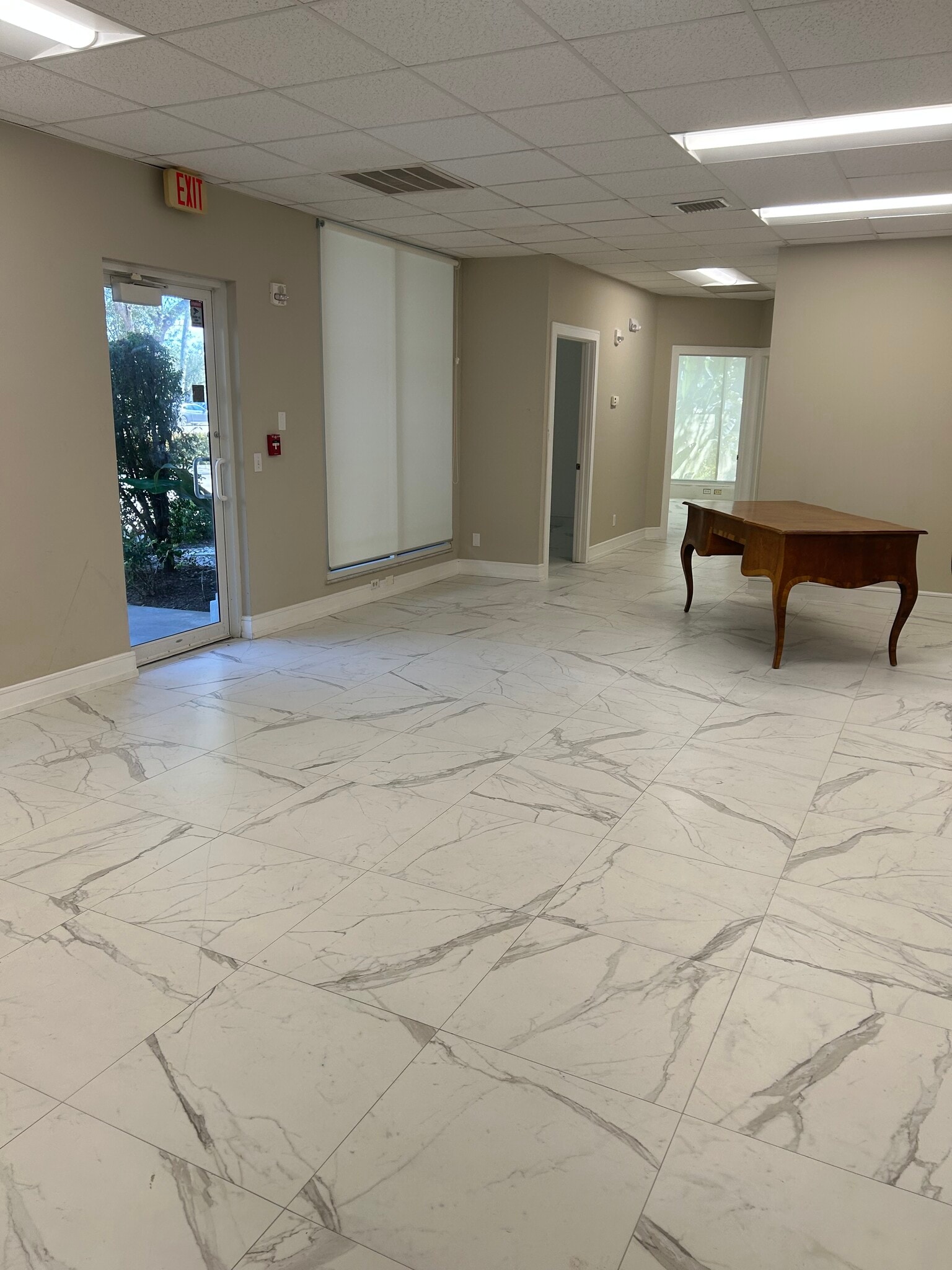 4280 Tamiami Trl E, Naples, FL à louer Photo intérieure- Image 1 de 6