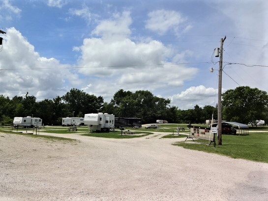 1327 US-54, Iola, KS à vendre - Photo principale - Image 1 de 1