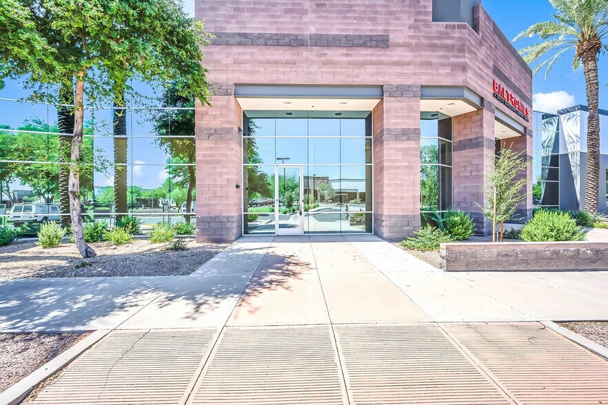 8930 S Beck Ave, Tempe, AZ à louer - Photo du bâtiment - Image 3 de 20