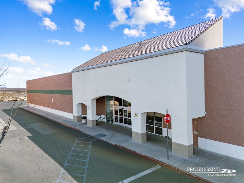 700 N China Lake Blvd, Ridgecrest, CA for sale - Building Photo - Image 3 of 6