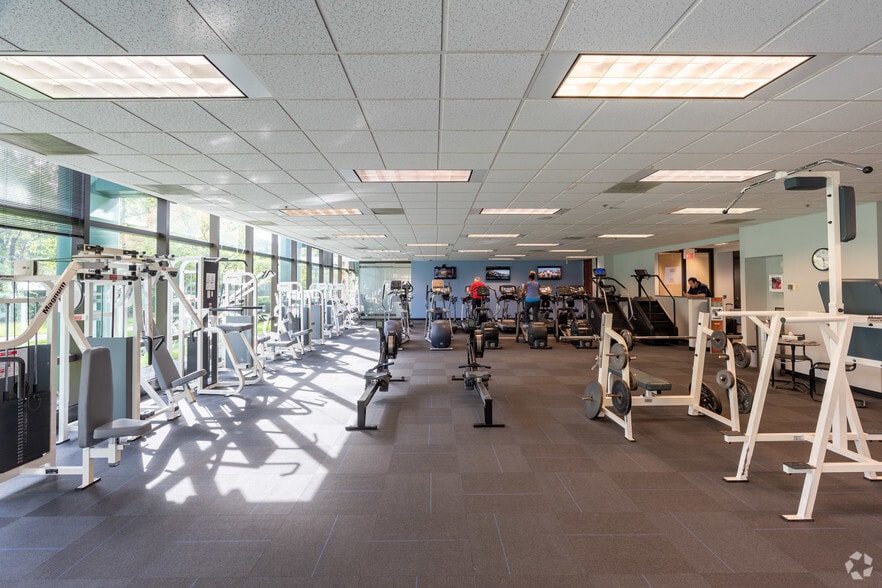 801 Warrenville Rd, Lisle, IL for lease - Interior Photo - Image 3 of 8