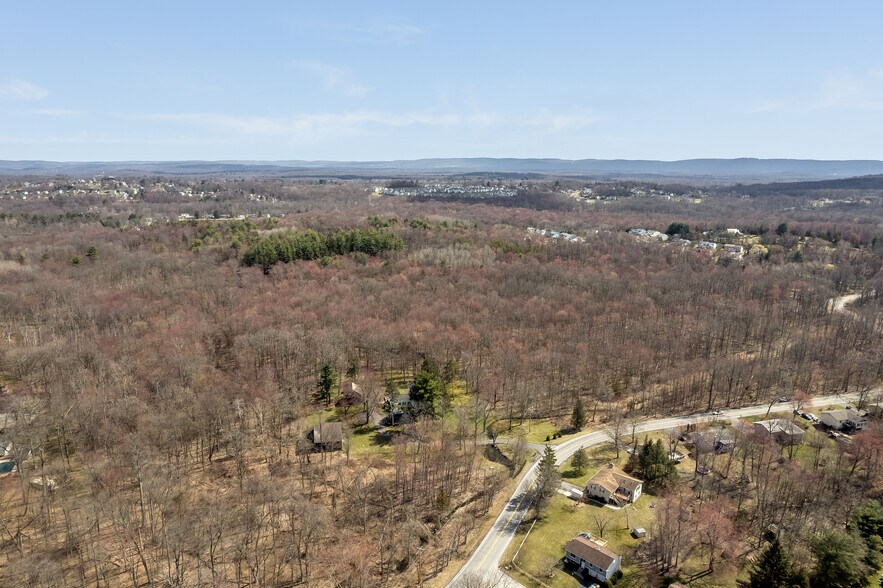 Spook Hill, Wappingers Falls, NY à vendre - Photo du bâtiment - Image 3 de 6