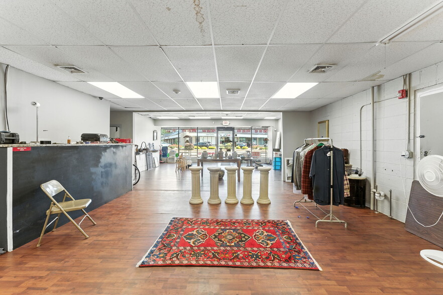 1175 Post Rd, Warwick, RI for lease - Building Photo - Image 2 of 5