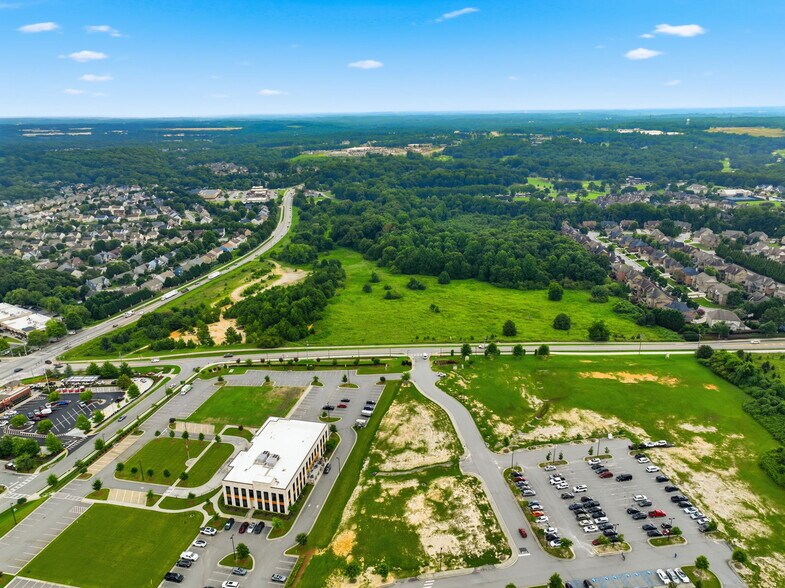 Thompson Mill Rd, Braselton, GA à vendre - Photo du bâtiment - Image 2 de 18