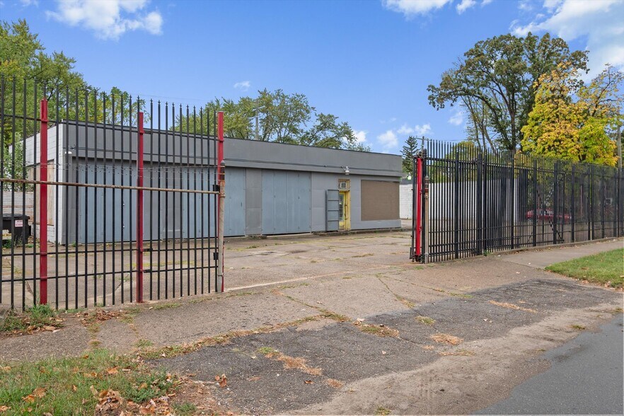 1750 E State Fair, Highland Park, MI à vendre - Photo du bâtiment - Image 3 de 9