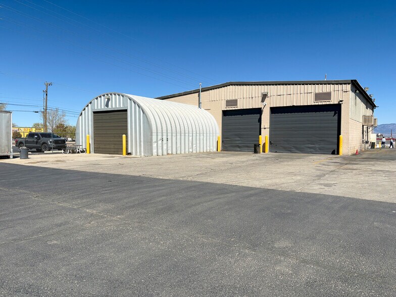 9200 Central Ave SW, Albuquerque, NM à vendre - Photo du bâtiment - Image 2 de 3
