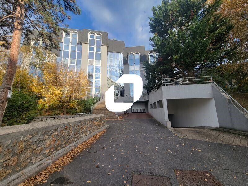 Office in Orsay for sale Building Photo- Image 1 of 11