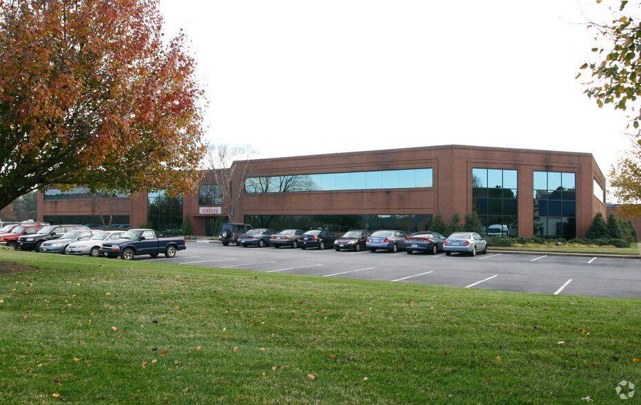 600 Lynnhaven Pky, Virginia Beach, VA à vendre - Photo du bâtiment - Image 2 de 12