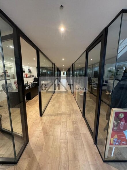 Office in Joinville-le-Pont for lease - Interior Photo - Image 1 of 11