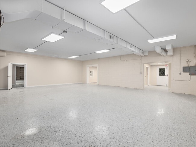 Plus de détails pour 732 Jonesborough St, Hendersonville, NC - Industriel à vendre