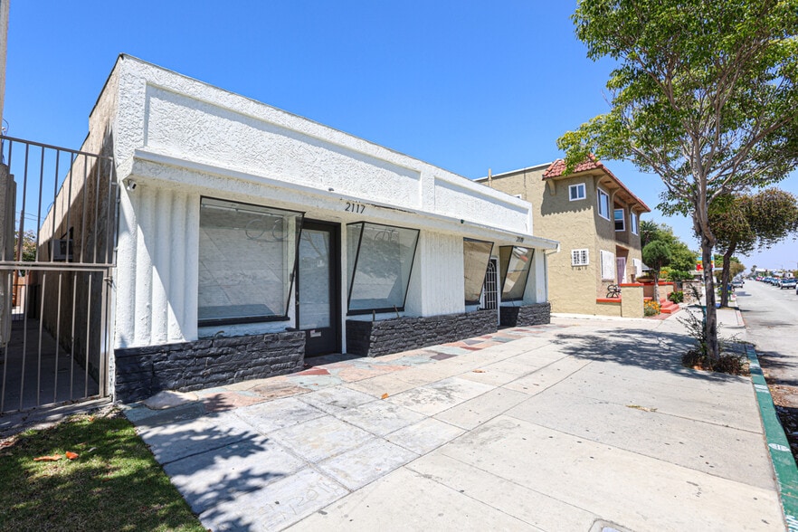 2117-2119 E 7th St, Long Beach, CA for sale - Building Photo - Image 3 of 44