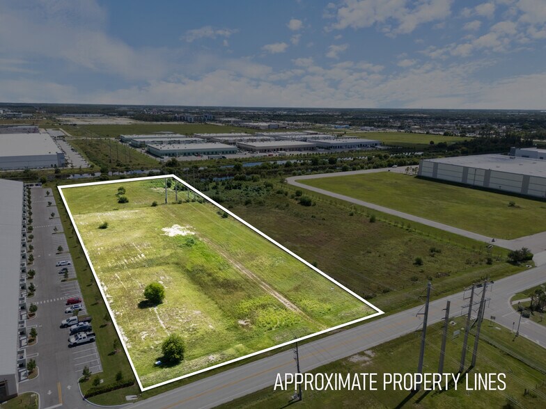 16231 Lee Rd, Fort Myers, FL à vendre - Aérien - Image 2 de 3