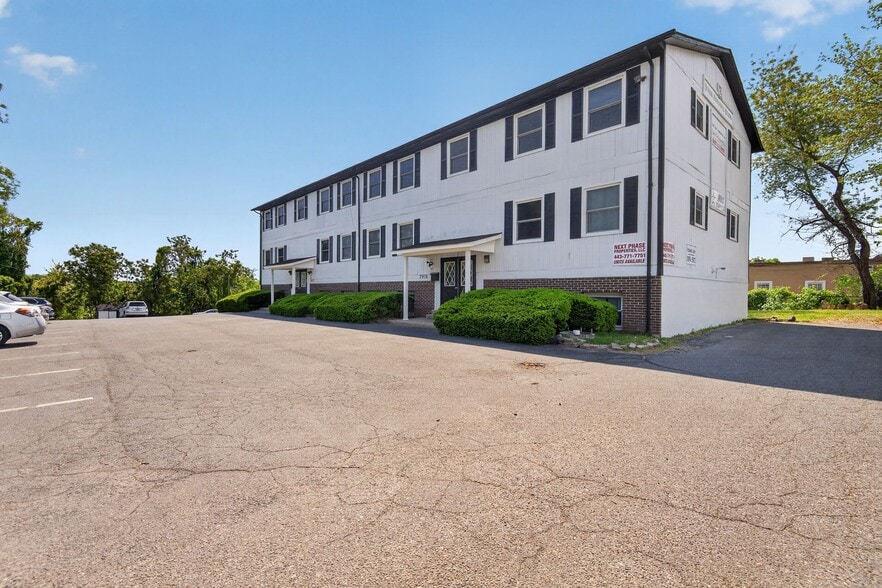 2972-2976 Penwick Ln, Dunkirk, MD à louer - Photo principale - Image 1 de 4