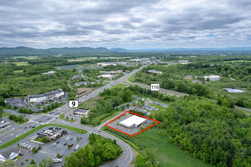 31 Campus Plaza Rd, Hadley, MA à louer - Photo du bâtiment - Image 2 de 7