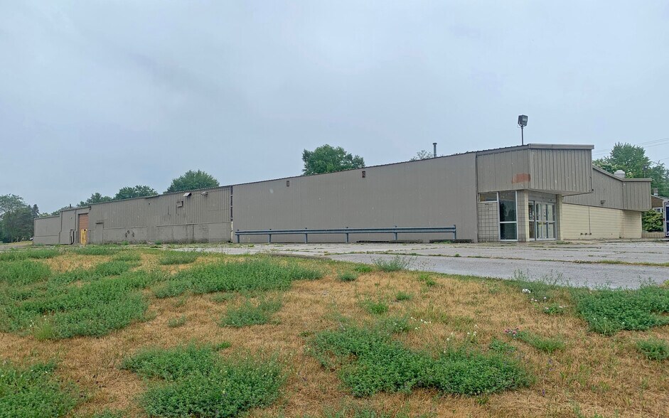 4820 River St, Columbiaville, MI à vendre - Photo du bâtiment - Image 2 de 9