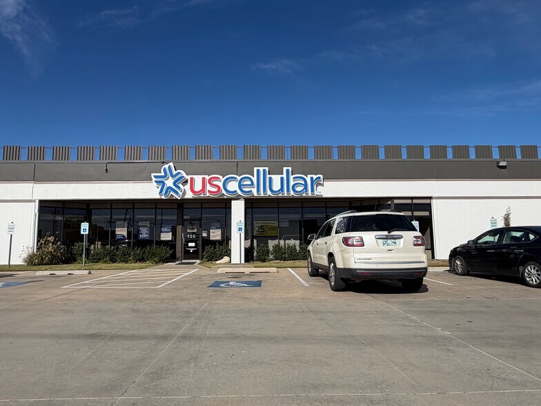 6701-6715 E 41st St, Tulsa, OK à louer - Photo du bâtiment - Image 2 de 7