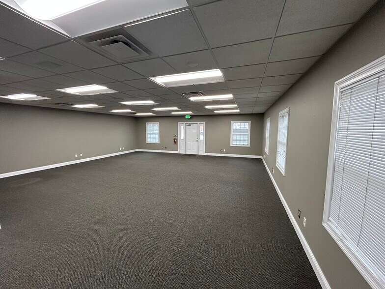 68 N High St, New Albany, OH for lease - Building Photo - Image 3 of 7