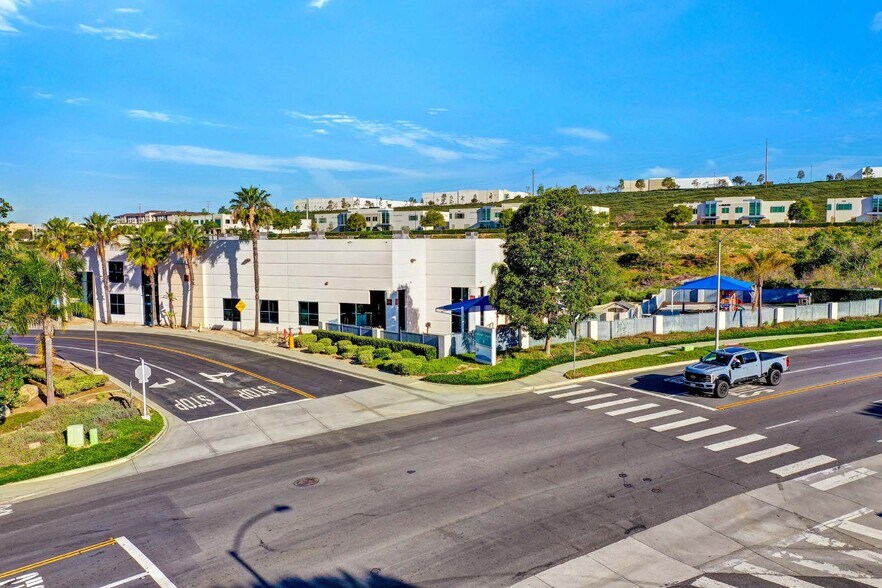 3791 Oceanic Way, Oceanside, CA à louer - Photo du bâtiment - Image 2 de 18