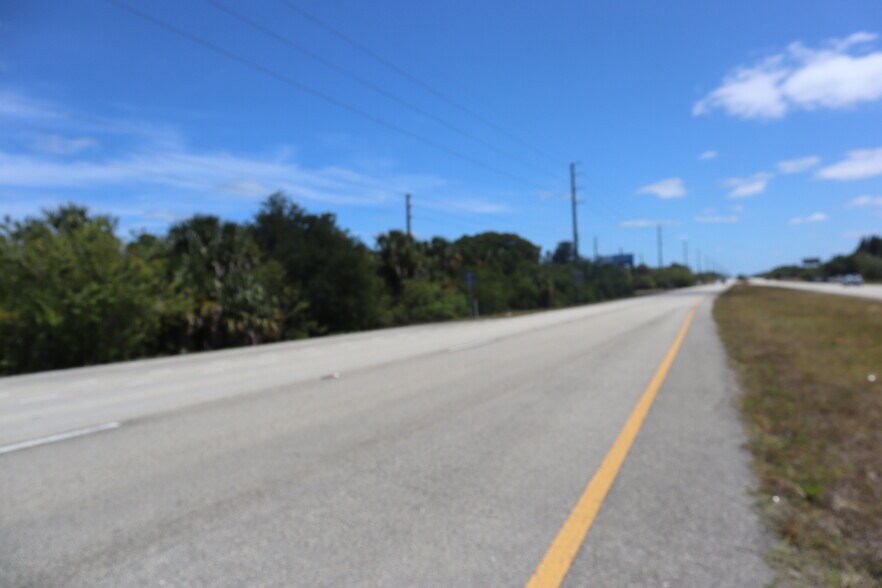 5414 N US Highway 1, Fort Pierce, FL à vendre - Photo du bâtiment - Image 2 de 6
