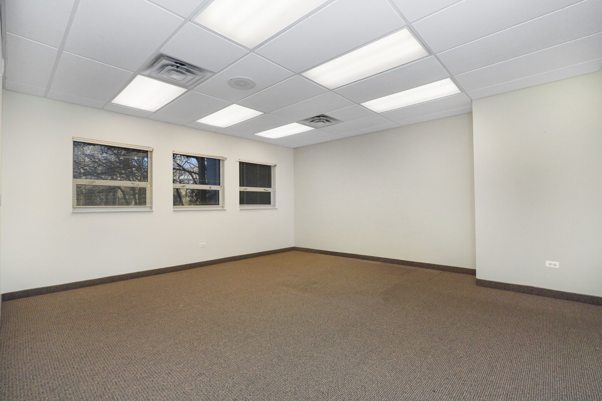 4830 Arthur Kill Rd, Staten Island, NY for lease Interior Photo- Image 1 of 23