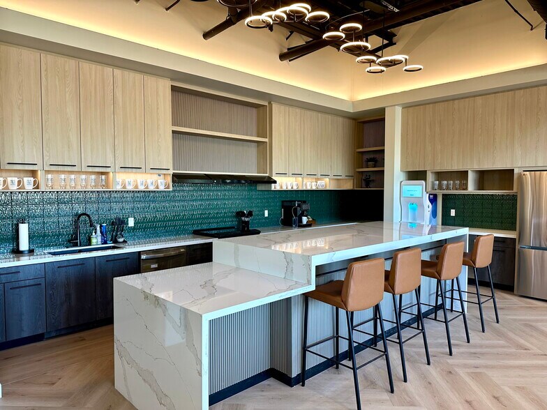 8101 E McDowell Rd, Scottsdale, AZ à louer - Photo intérieure - Image 3 de 14