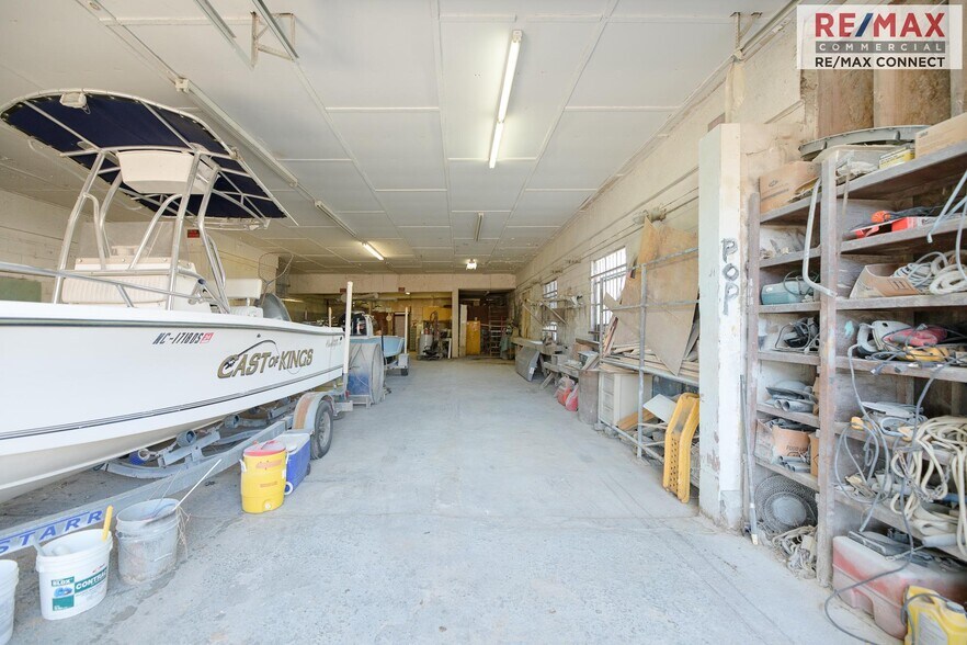 7826 Warwick Blvd, Newport News, VA à vendre - Photo du bâtiment - Image 2 de 15