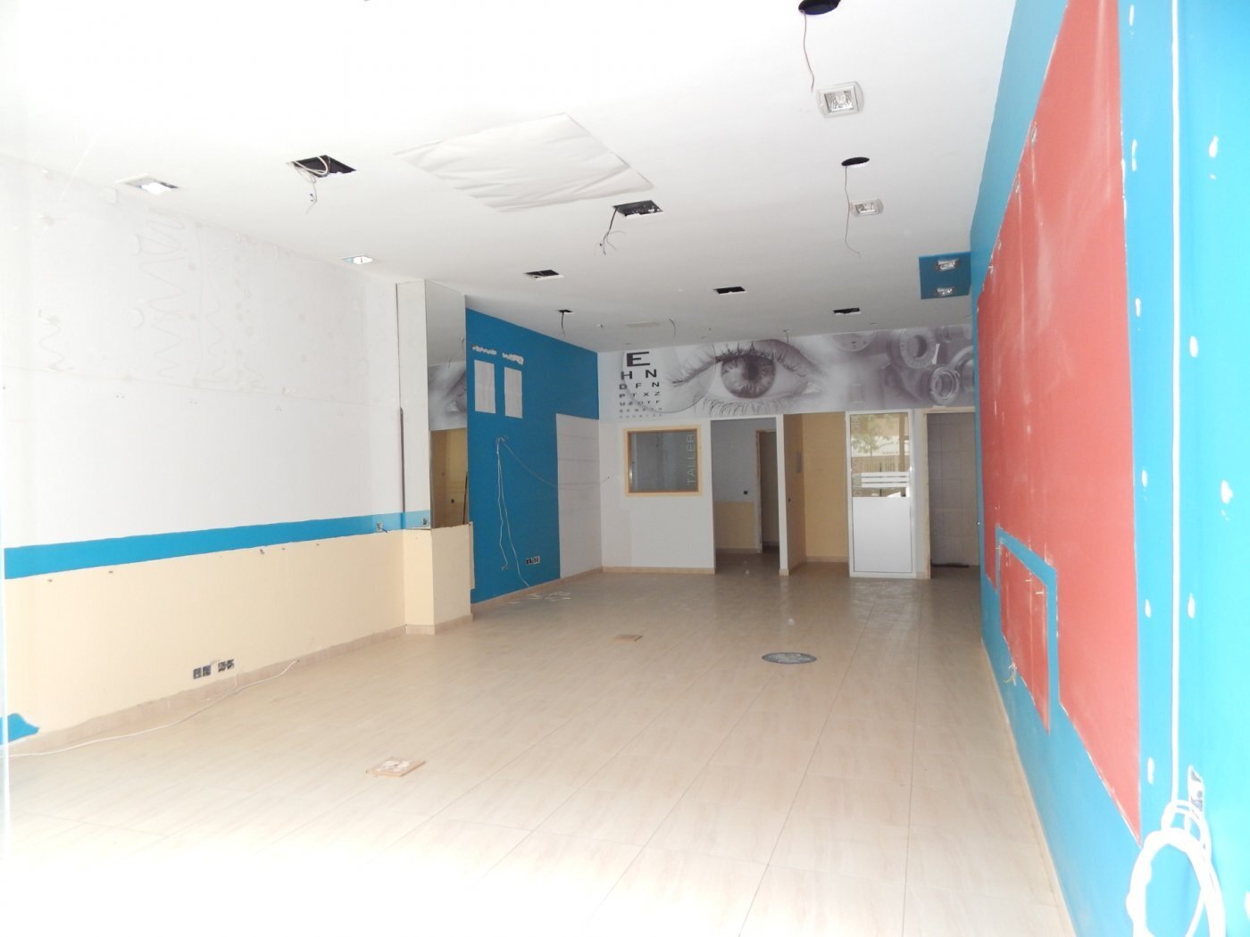 Commerce de détail dans Ontinyent à louer Photo du bâtiment- Image 1 de 15