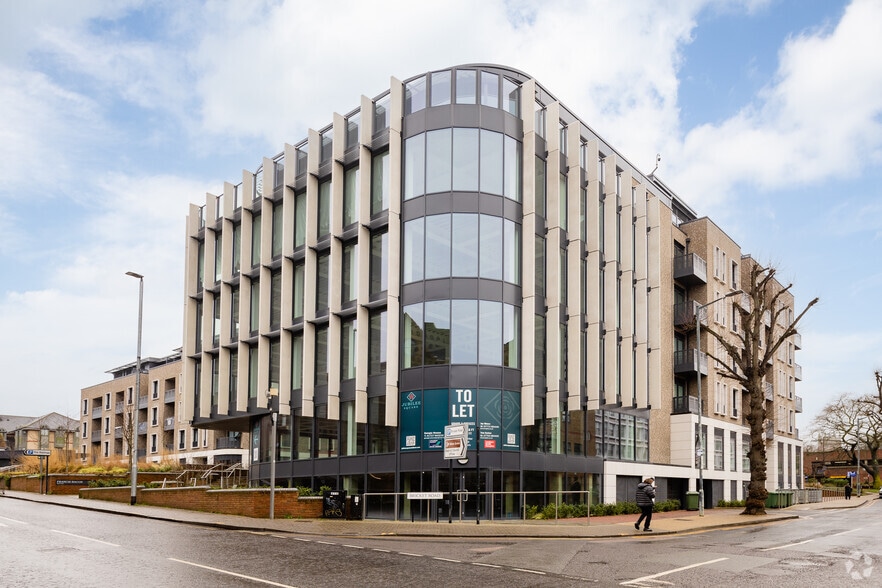 Bricket Rd, St Albans for lease - Primary Photo - Image 1 of 2