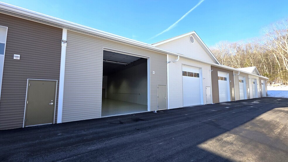 239 Wolcott Rd, Wolcott, CT à vendre - Photo du bâtiment - Image 2 de 4