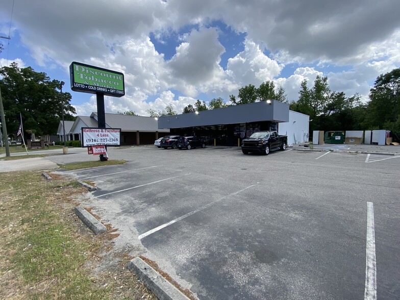 Piggly Wiggly Grocery Investment portfolio of 7 properties for sale on LoopNet.ca - Building Photo - Image 3 of 42