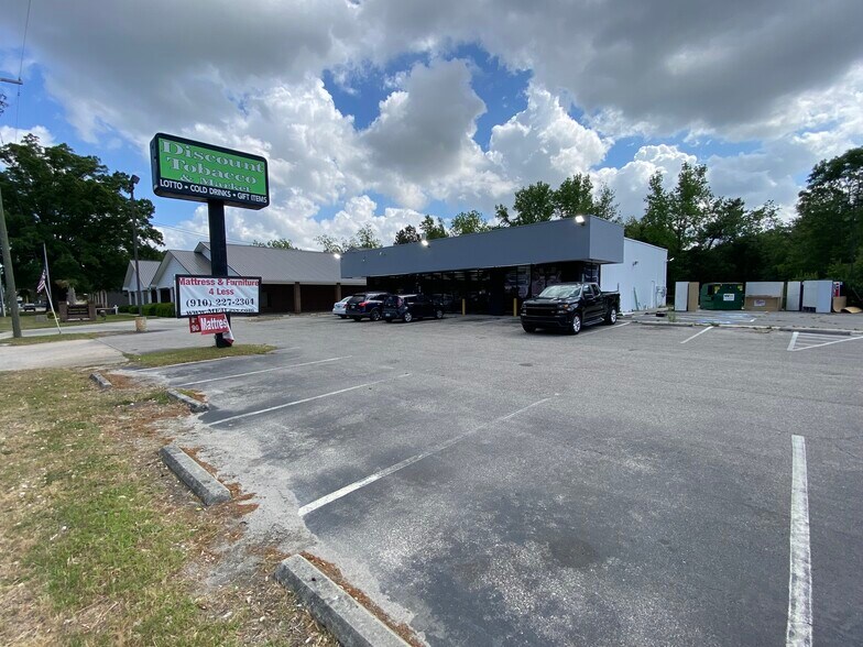 Piggly Wiggly Grocery Investment portefeuille de 7 propriétés à vendre sur LoopNet.ca - Photo du bâtiment - Image 3 de 42
