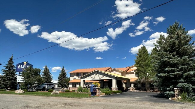 Plus de détails pour 1011 Rio Grande Ave, Gunnison, CO - Services hôteliers à vendre