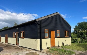 Crays Ln, Pulborough for lease Building Photo- Image 1 of 5