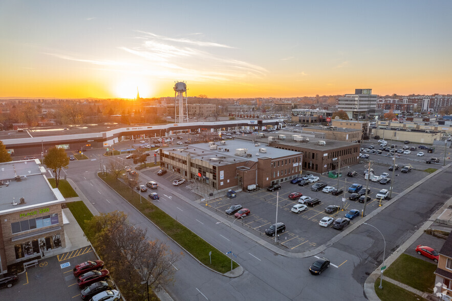 202-208 Boul Du Curé-Labelle, Ste-Thérèse, QC for lease - Aerial - Image 2 of 7