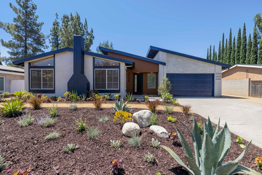 22320 Itasca St, Chatsworth, CA à vendre - Photo principale - Image 1 de 61