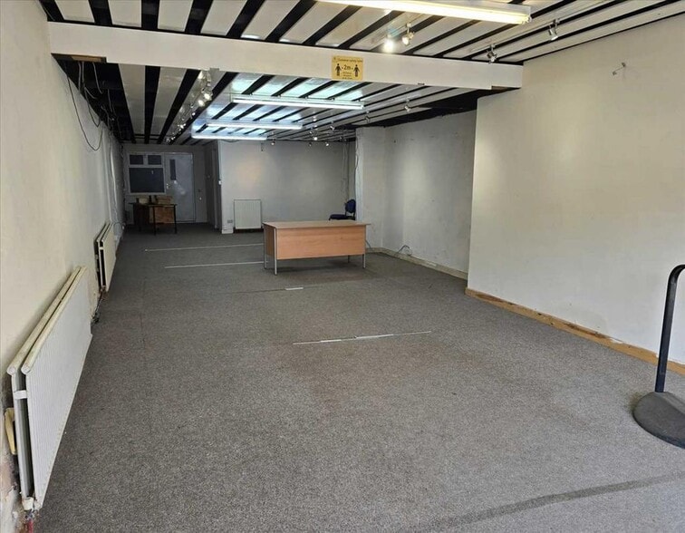 33 Oswald Rd, Scunthorpe for lease - Building Photo - Image 2 of 2