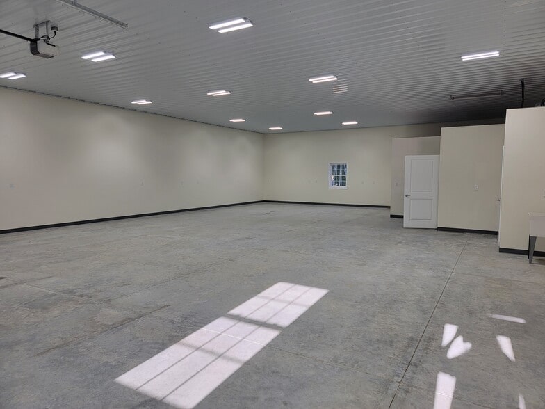 3141 N Westbury Village Dr, Bloomington, IN for lease - Building Photo - Image 3 of 4