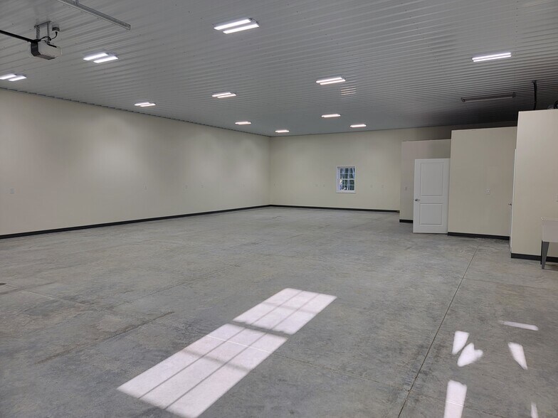 3141 N Westbury Village Dr, Bloomington, IN à louer - Photo du bâtiment - Image 3 de 4