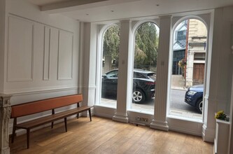 7 High St, Windsor à louer Photo intérieure- Image 2 de 4