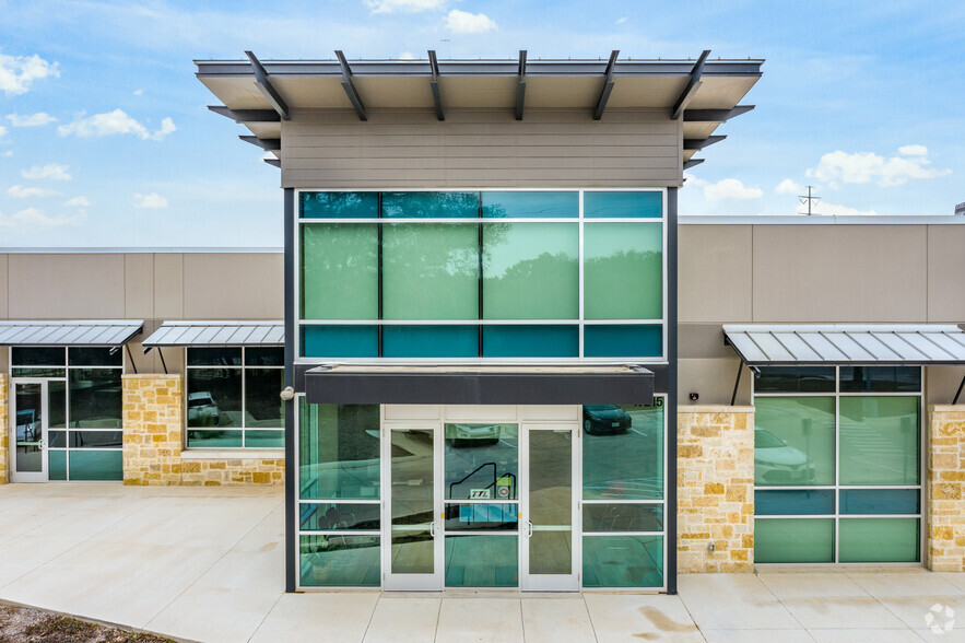 17215 Jones Maltsberger Rd, San Antonio, TX for lease - Building Photo - Image 3 of 11