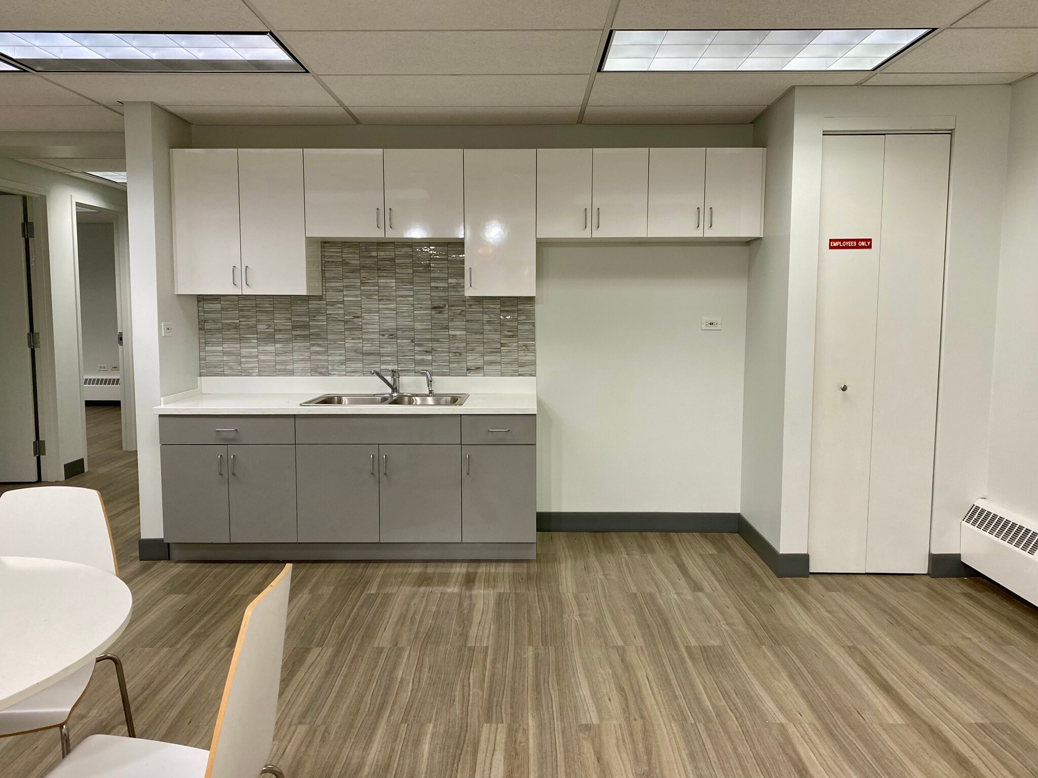 100 E Walton Pl, Chicago, IL for lease Interior Photo- Image 1 of 8