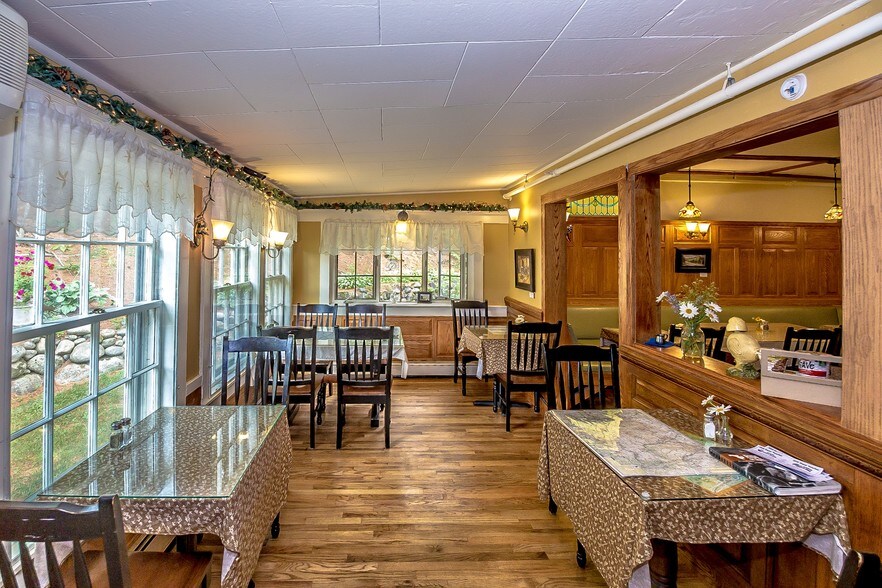 342 US-302, Glen, NH à vendre - Photo du bâtiment - Image 3 de 8